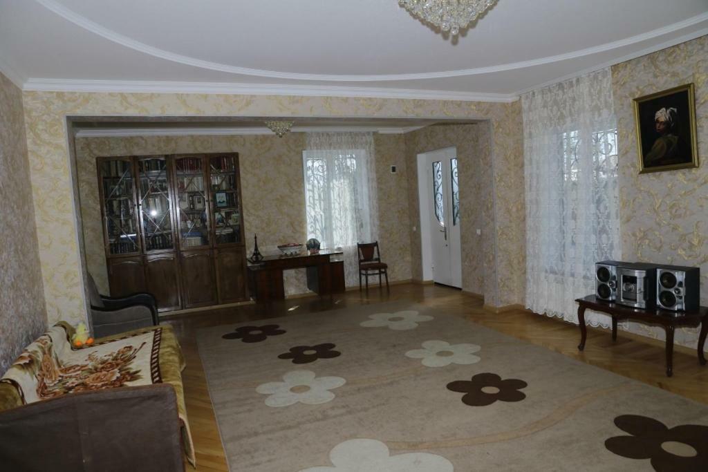 Nana'S Apartment Kutaisi Eksteriør billede