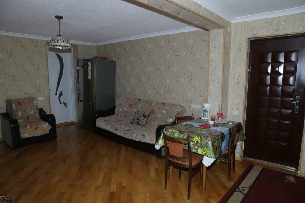 Nana'S Apartment Kutaisi Eksteriør billede